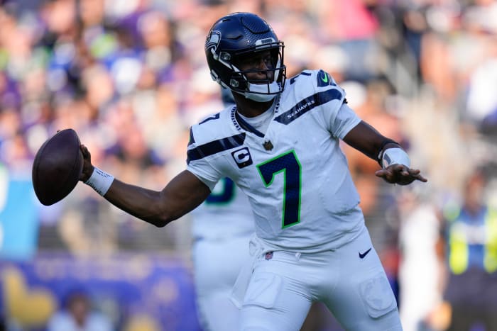 Seattle Seahawks quarterback Geno Smith (7) passes against the Baltimore Ravens during the third quarter at M&T Bank Stadium.